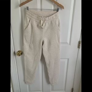Lululemon ribbed  HR 7/8 jogger never worn size 4